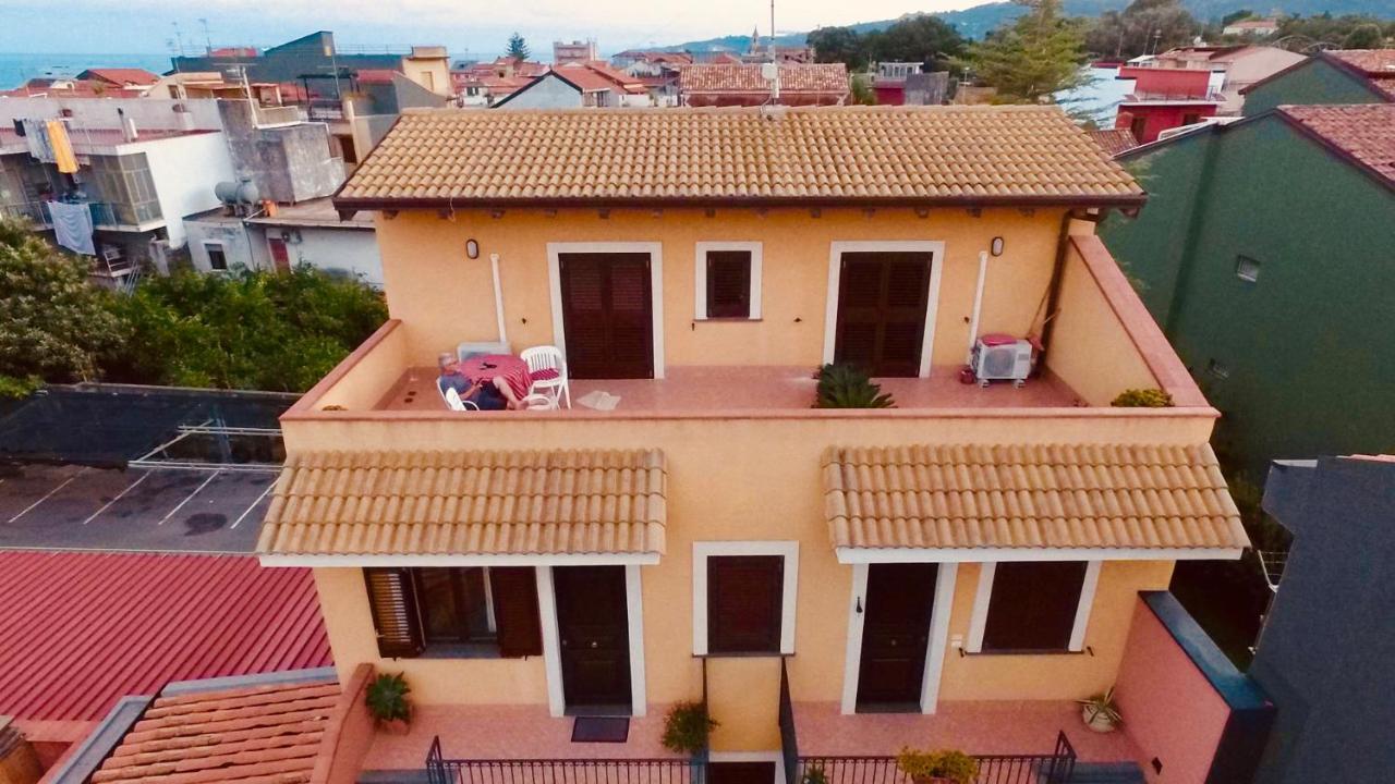 Adriana Casa Vacanze Mare Etna Sicilia أتشيريالي المظهر الخارجي الصورة
